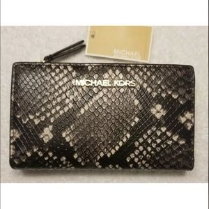 Michael kors snake zip card case